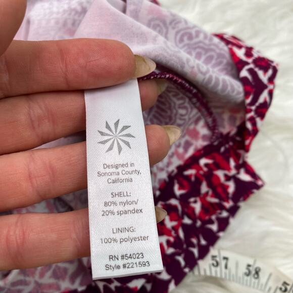 Athleta Printed Shorebreak Dress Size M Red Maroon Built In Bra - Picture 13 of 16